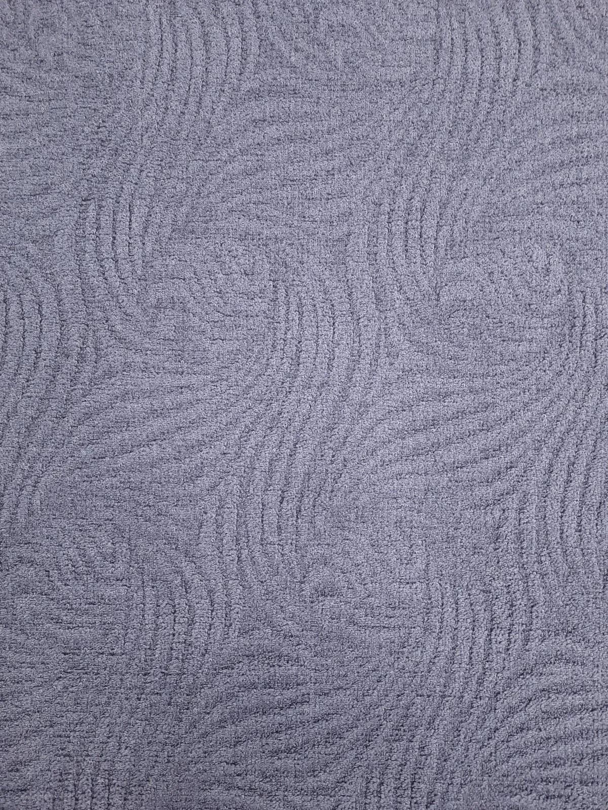 915
