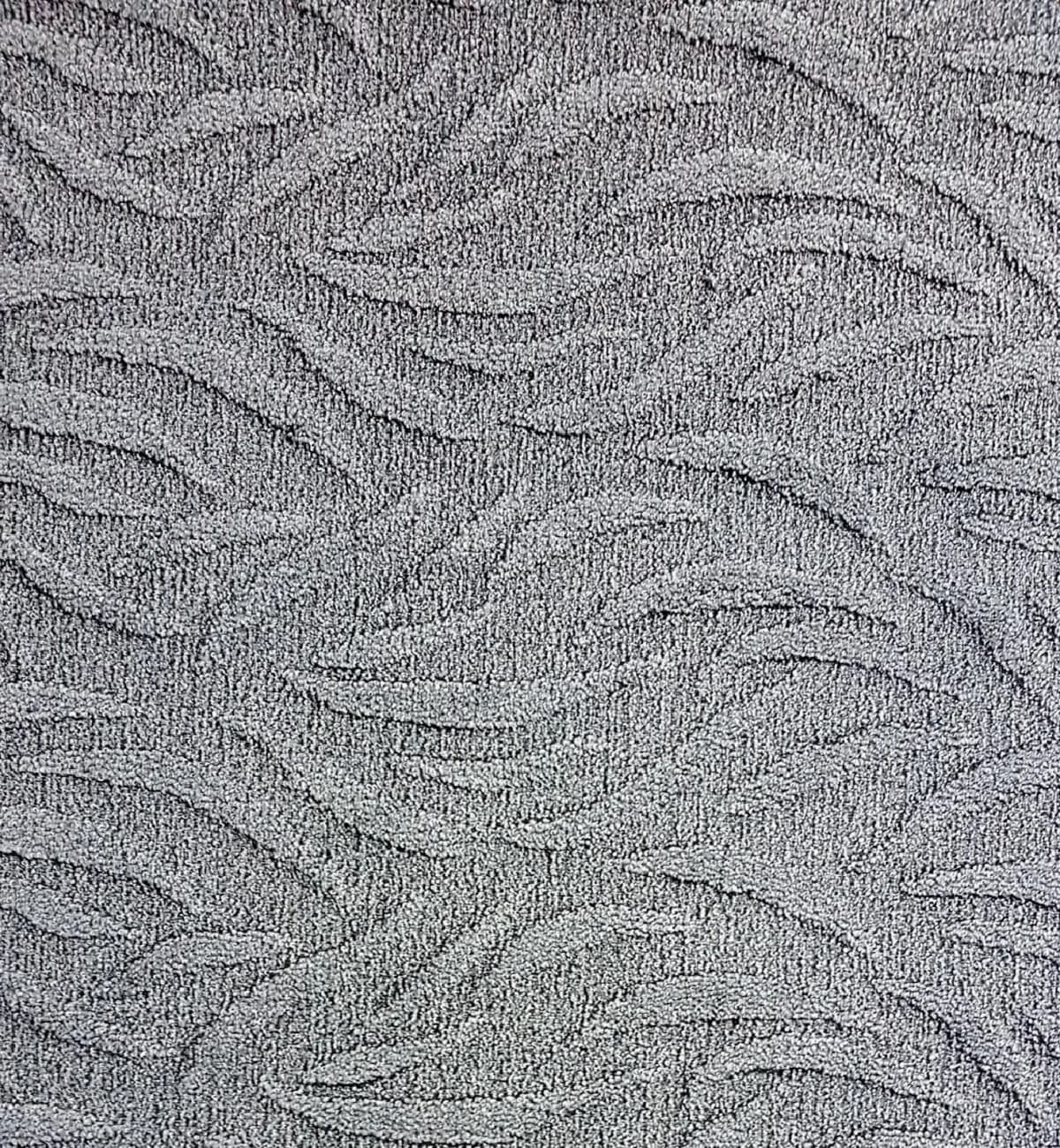 915