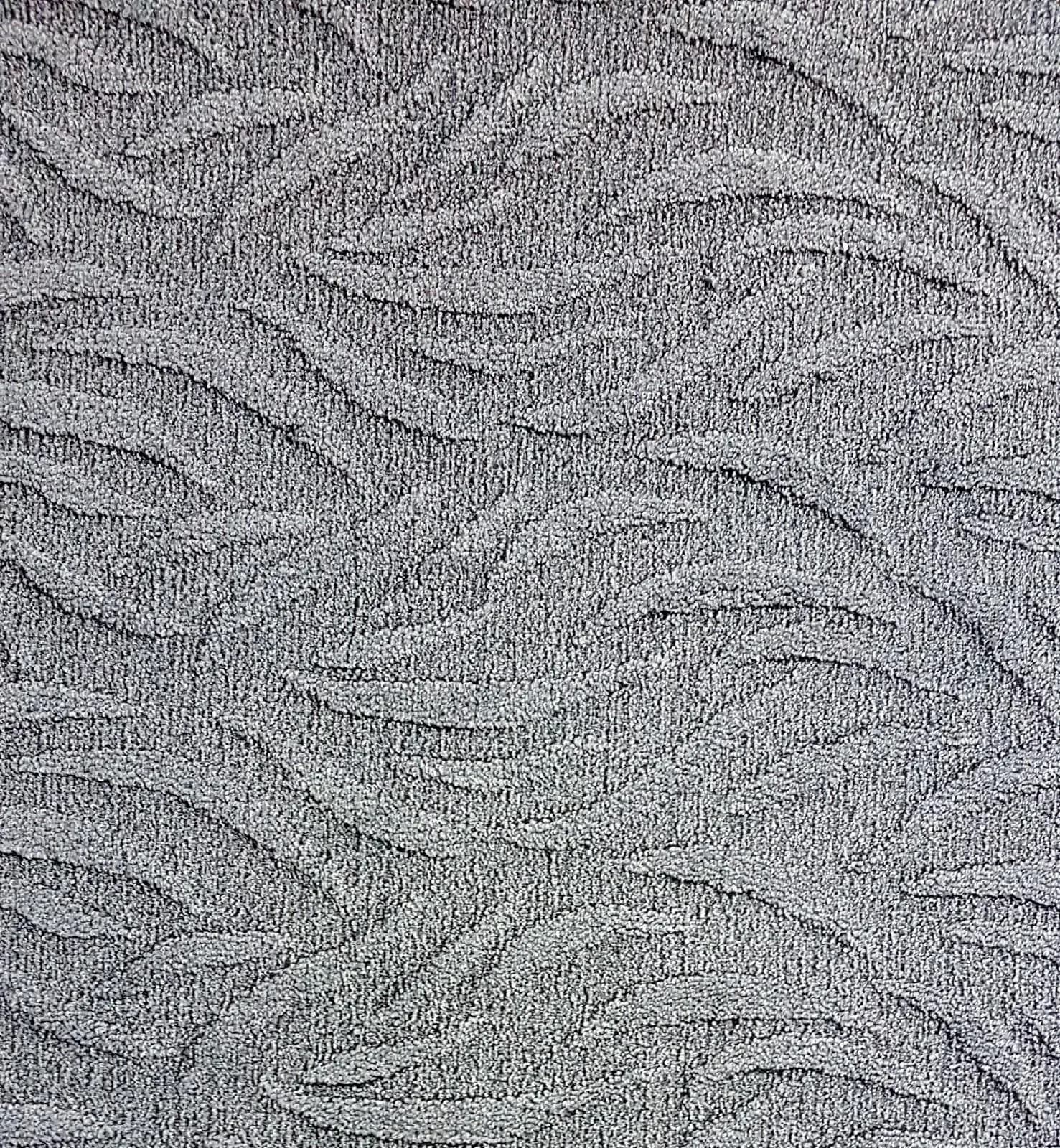 915