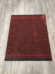 Коврик№1537,красный,прорезиненный,размер 0,8 на 1 метр